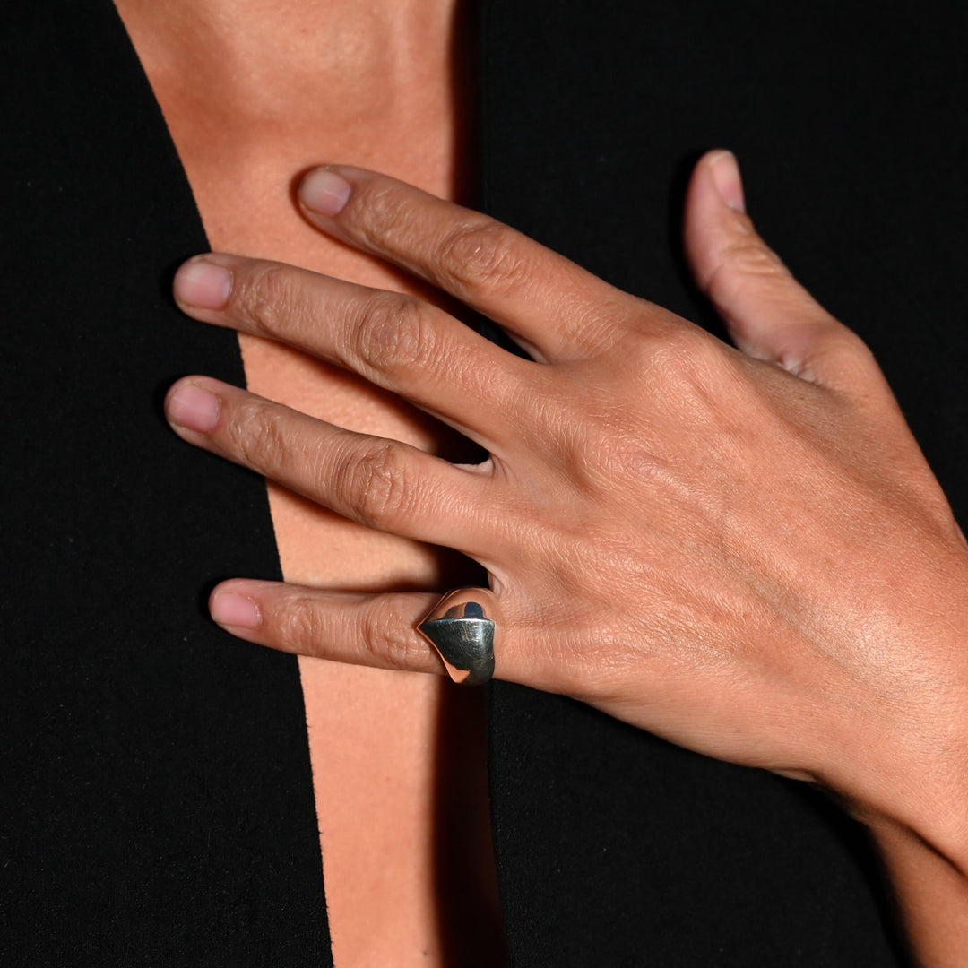 Kiss Signet Ring