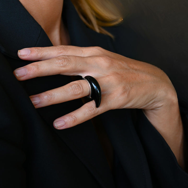 Onyx M Crescent Ring Silver