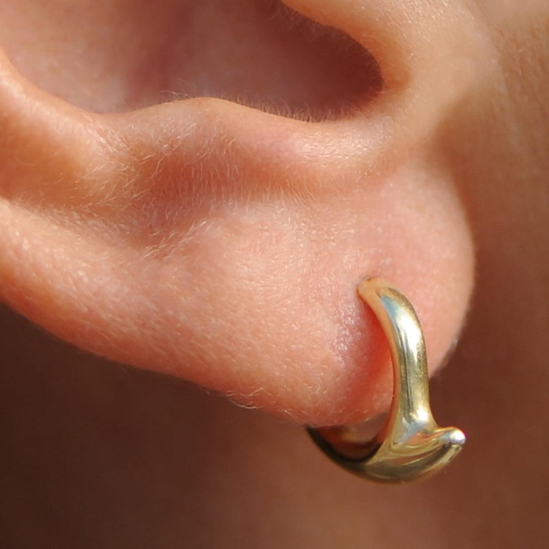 Mini Winged Hoop 18K