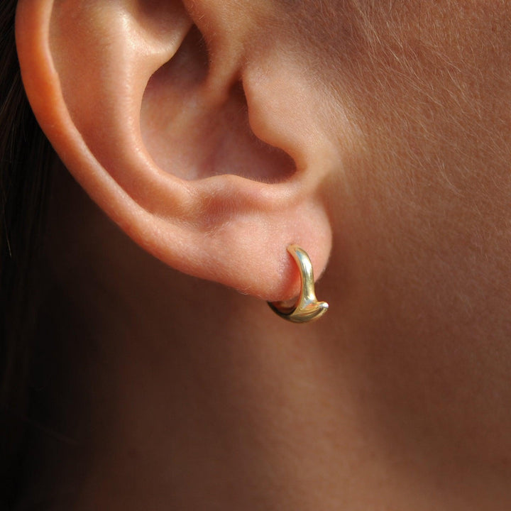 Mini Winged Hoop 18K