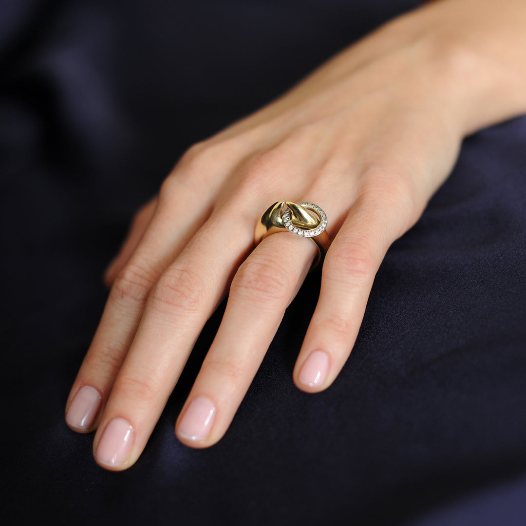 Horus Mini Diamond Pincher Ring 18k